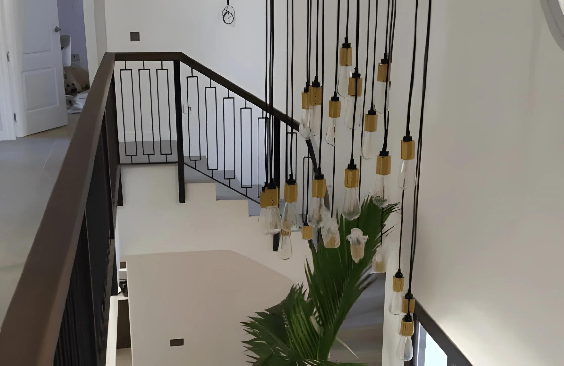Después: Escalera y distribuidor