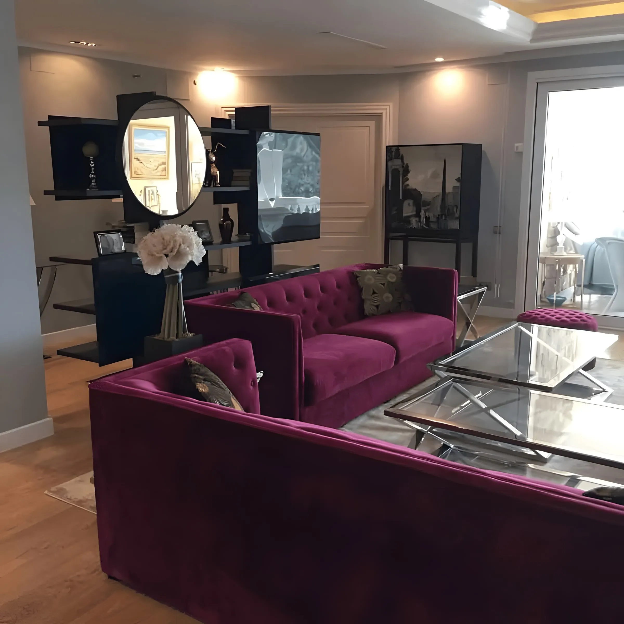 Salón con sofás de terciopelo