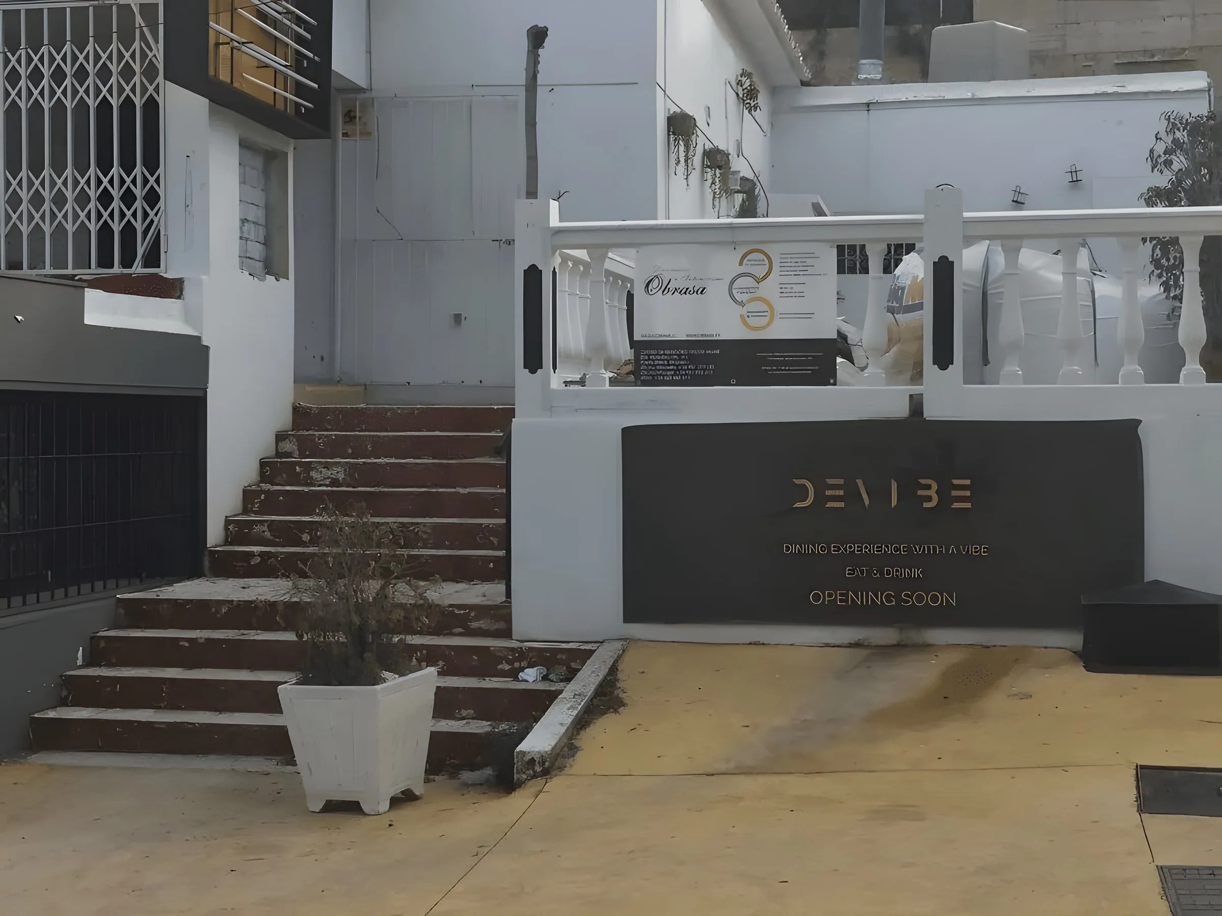 Outdoor entrance to the restaurant