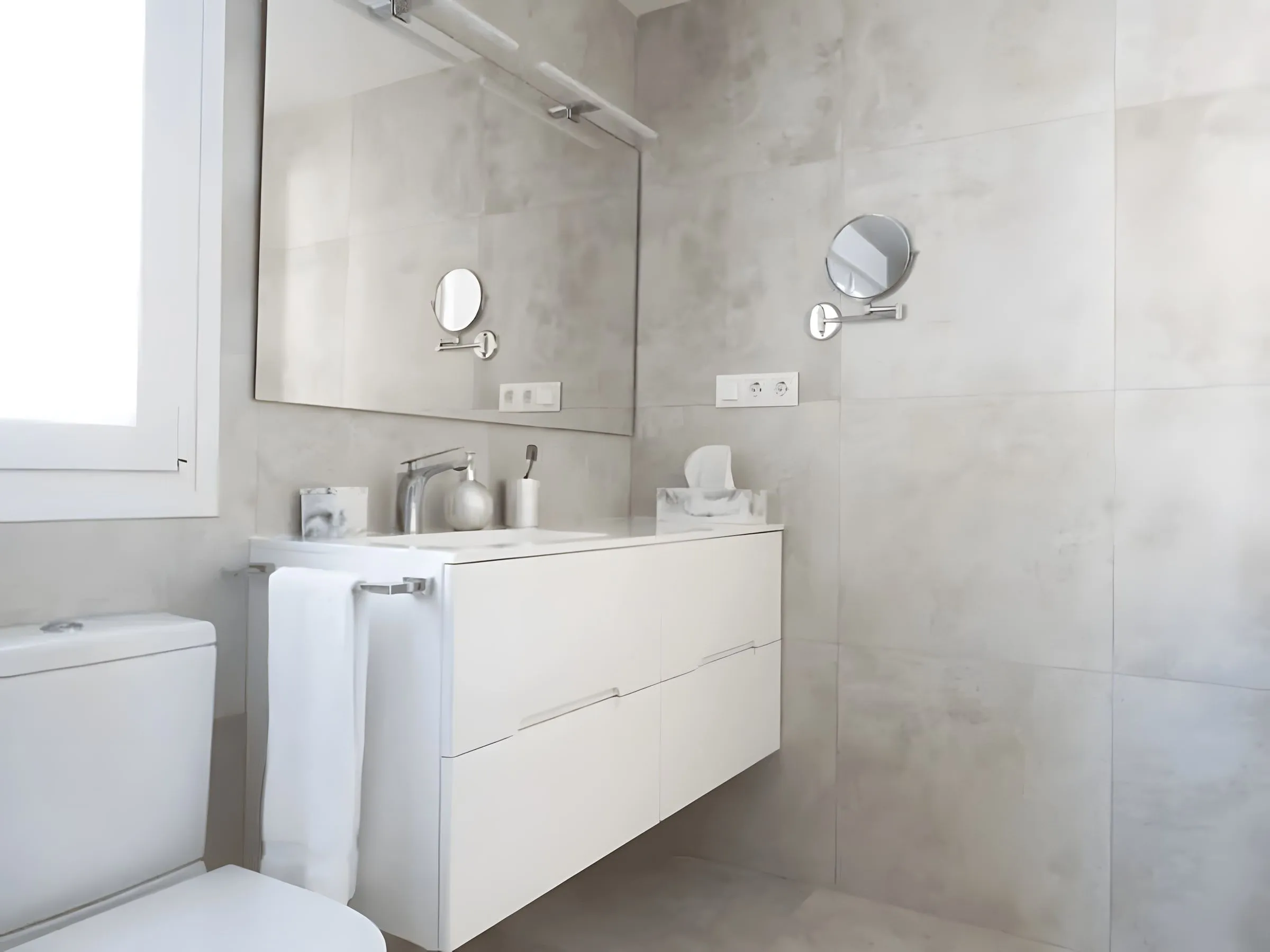 Baño con mueble suspendido blanco