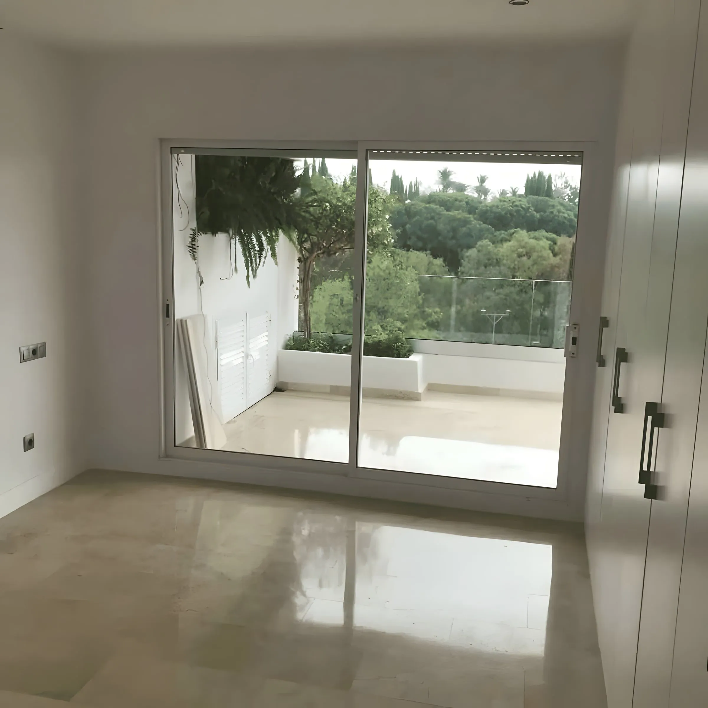 Dormitorio con salida a la terraza